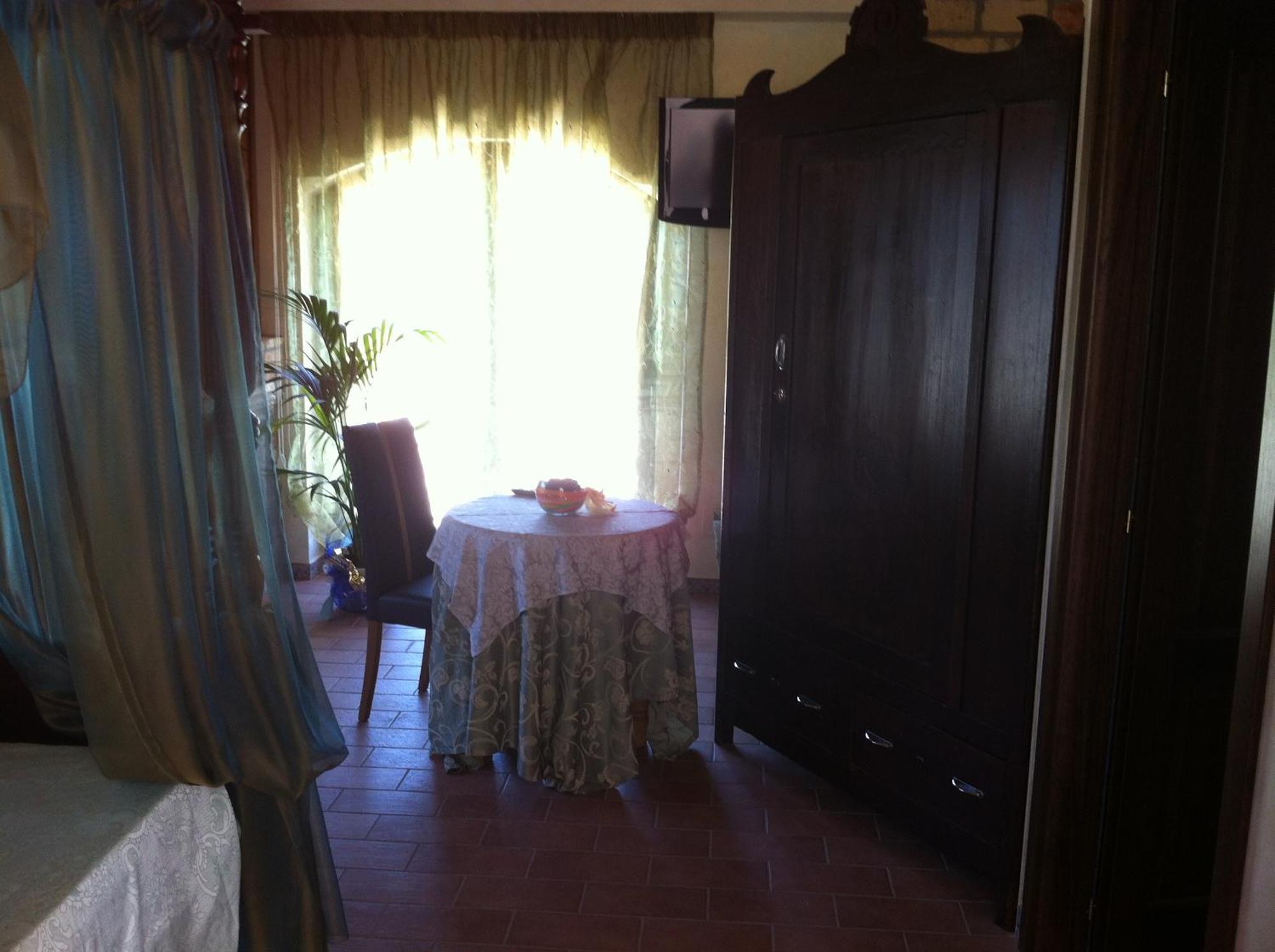 Hotel Il Feudo Dei Pierleoni Celano Room photo